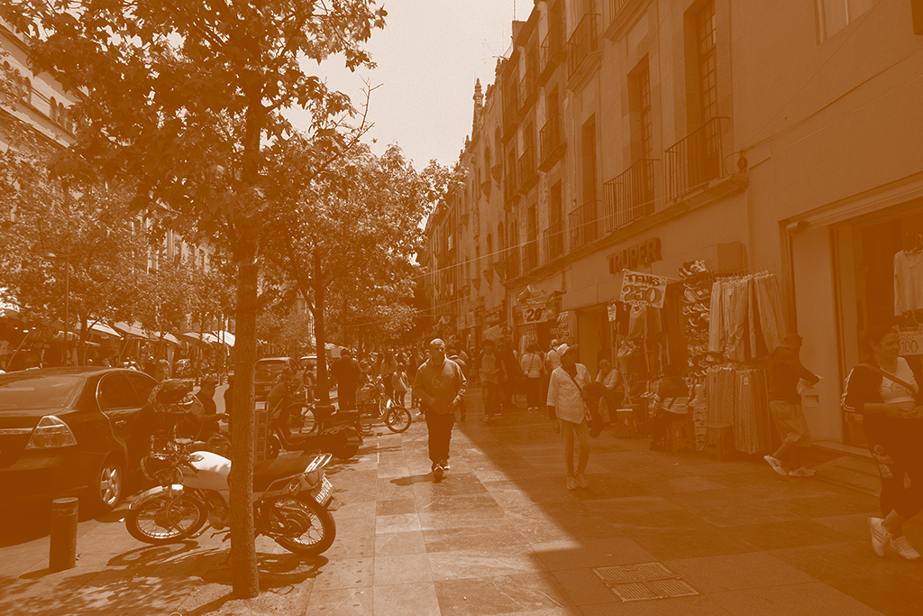 Calle saturada en Centro Histórico